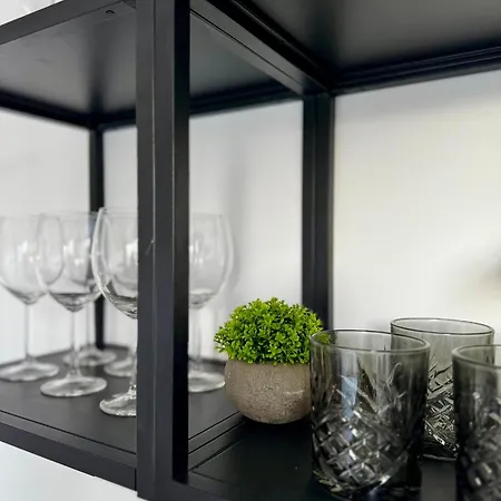 Charmante Mit 2 Schlafzimmern, Smart-tv, Wlan *