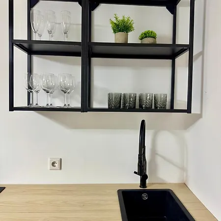 Charmante Mit 2 Schlafzimmern, Smart-tv, Wlan