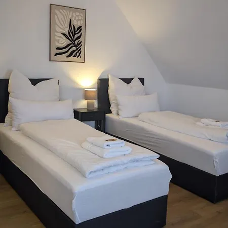 Charmante Mit 2 Schlafzimmern Apartment